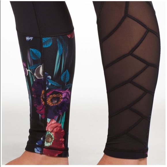 Black floral Calia leggings - Picture 4 of 7